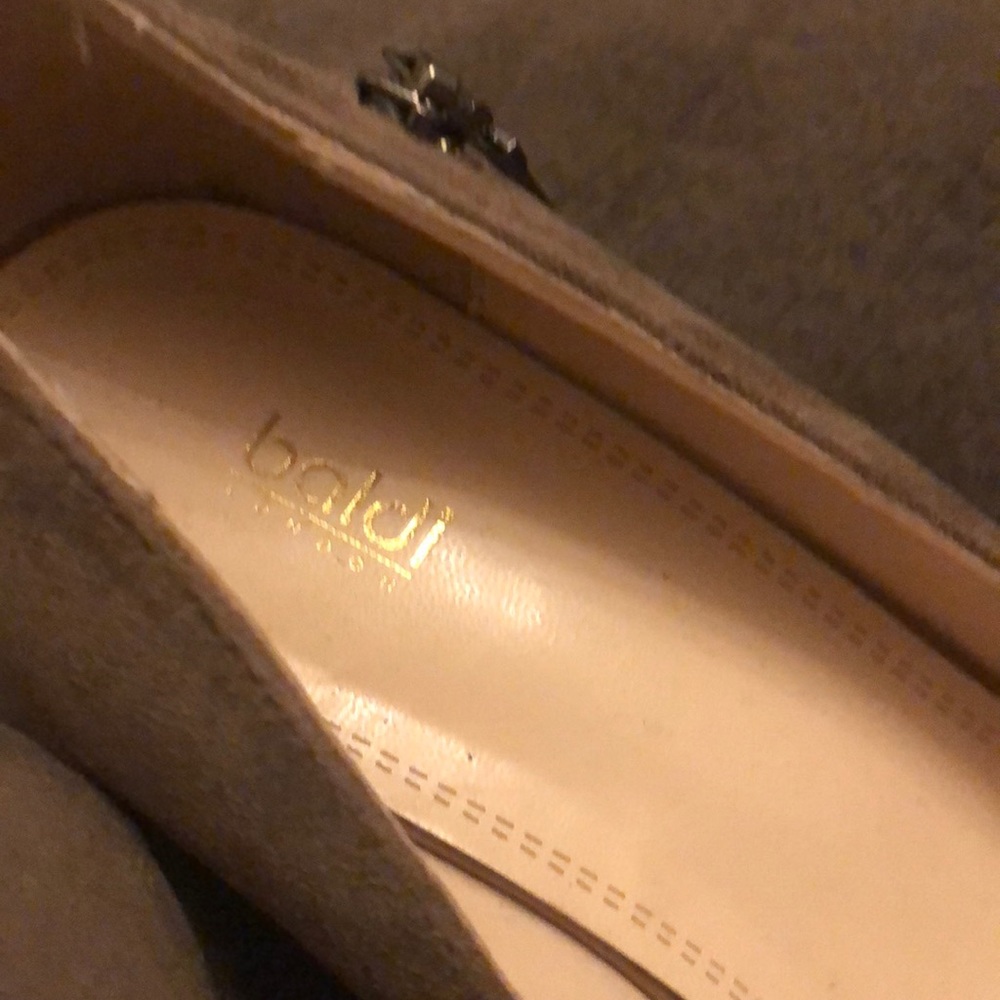 Shoes - Picture 5 of 5